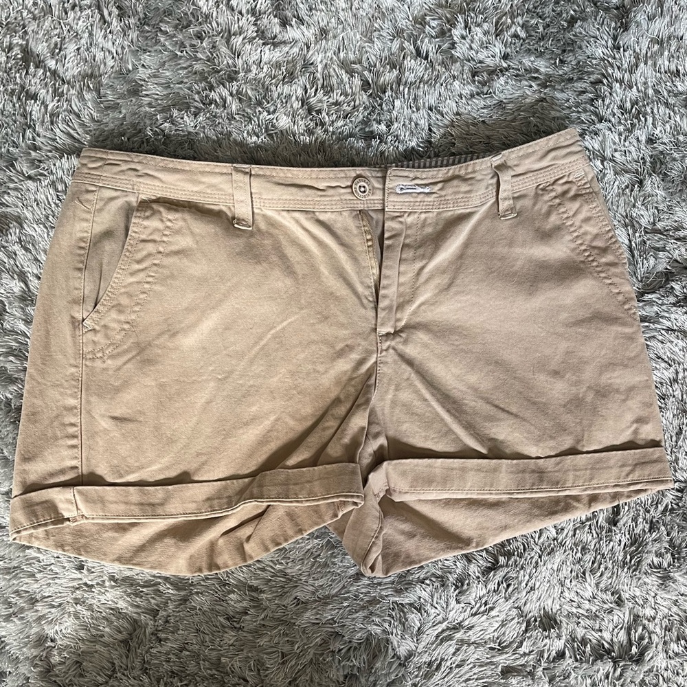 Women’s ’Natural Reflections’ Beige/Khaki size 12 shorts